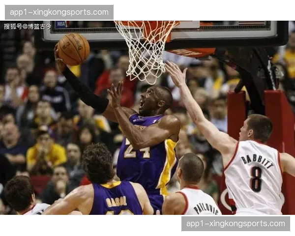 蒙彼利埃进攻至上风格面临防守挑战 客场波动影响战术稳定性 蒙彼利埃进攻至上风格面临防守挑战 客场波动影响战术稳定性